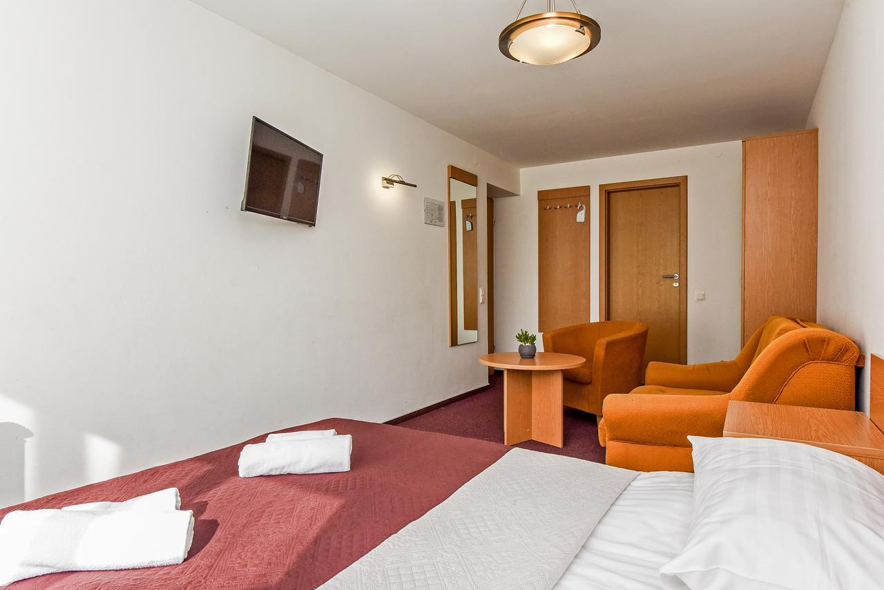 Muza Hotel 팔랑가 외부 사진